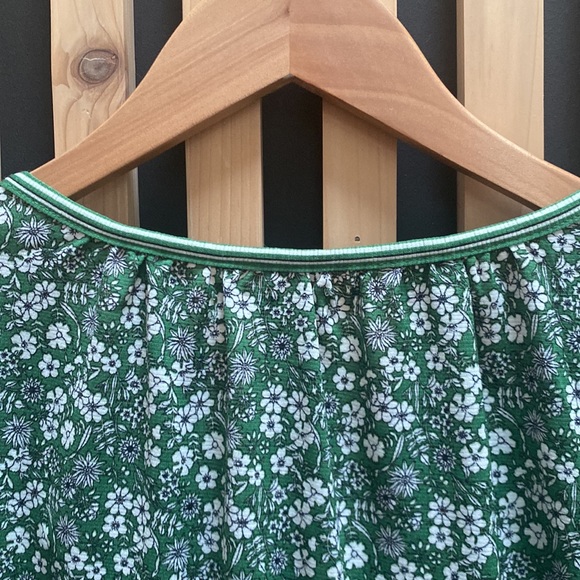 MAX STUDiO green floral top with ruched sleeves - Picture 8 of 9